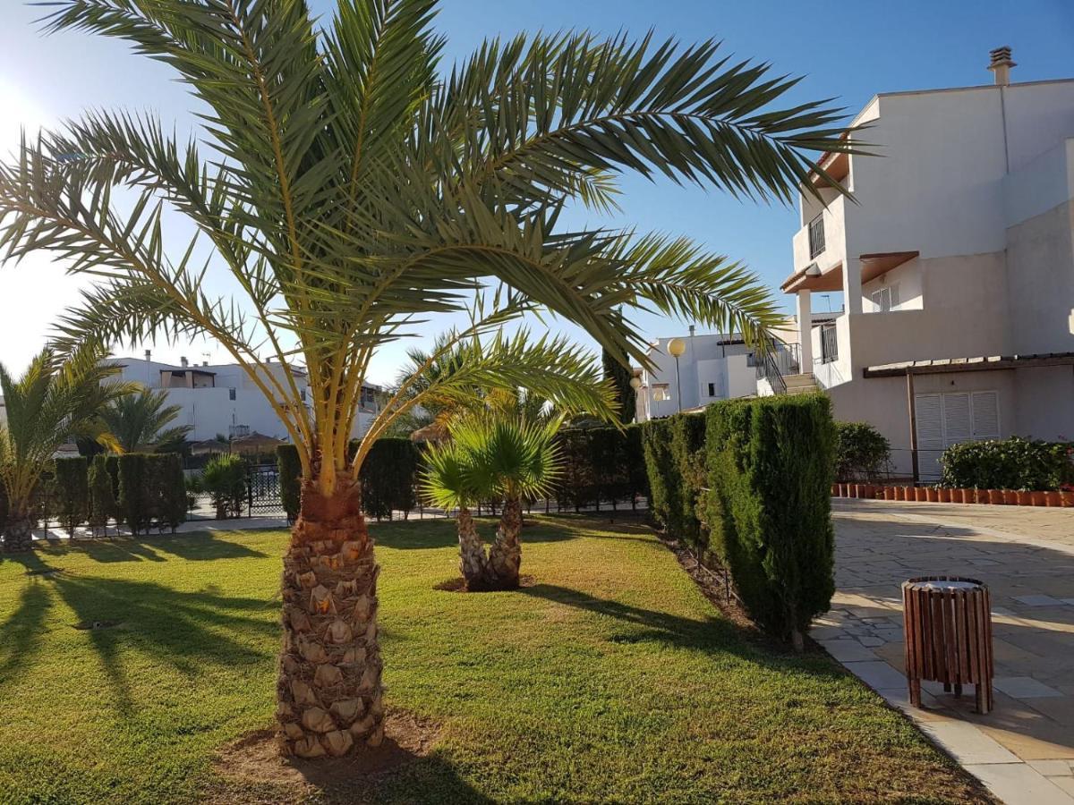 Casa Baja Naturista Con Patio En Primera Linea De Playa Con Piscina Comunitaria! Vera Bagian luar foto